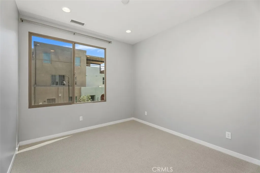 Irvine, California 92618, United States, 3 Bedrooms Bedrooms, ,3 BathroomsBathrooms,Residential,Active,194076