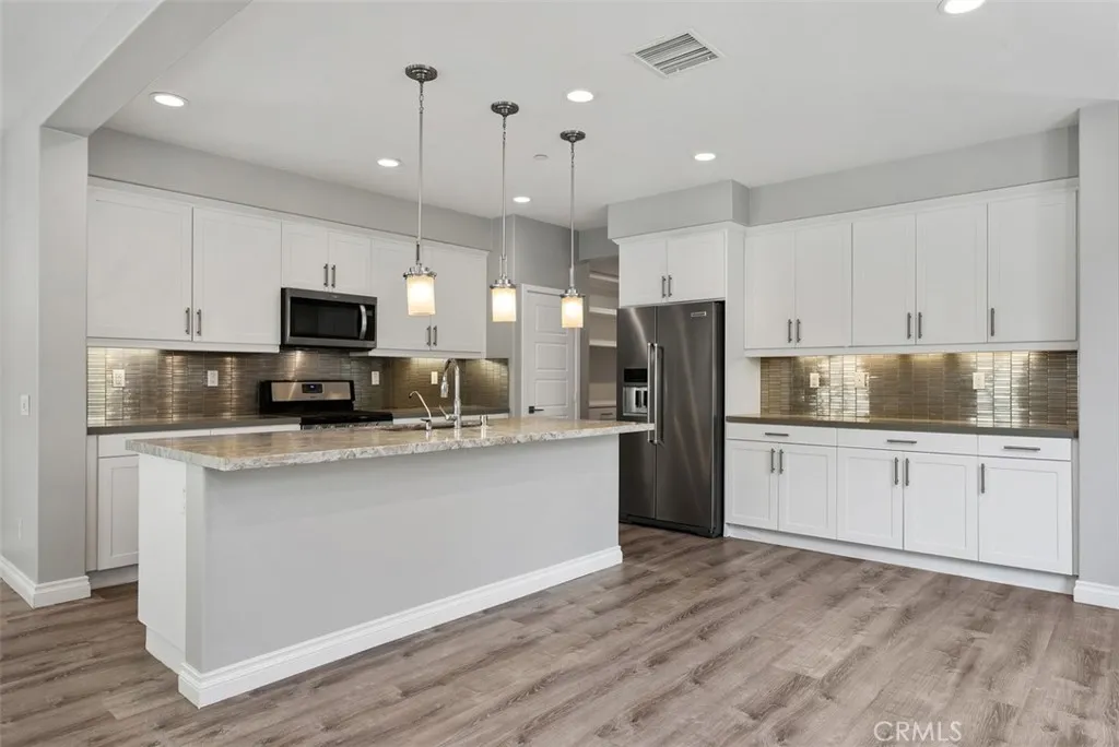 Irvine, California 92618, United States, 3 Bedrooms Bedrooms, ,3 BathroomsBathrooms,Residential,Active,194076