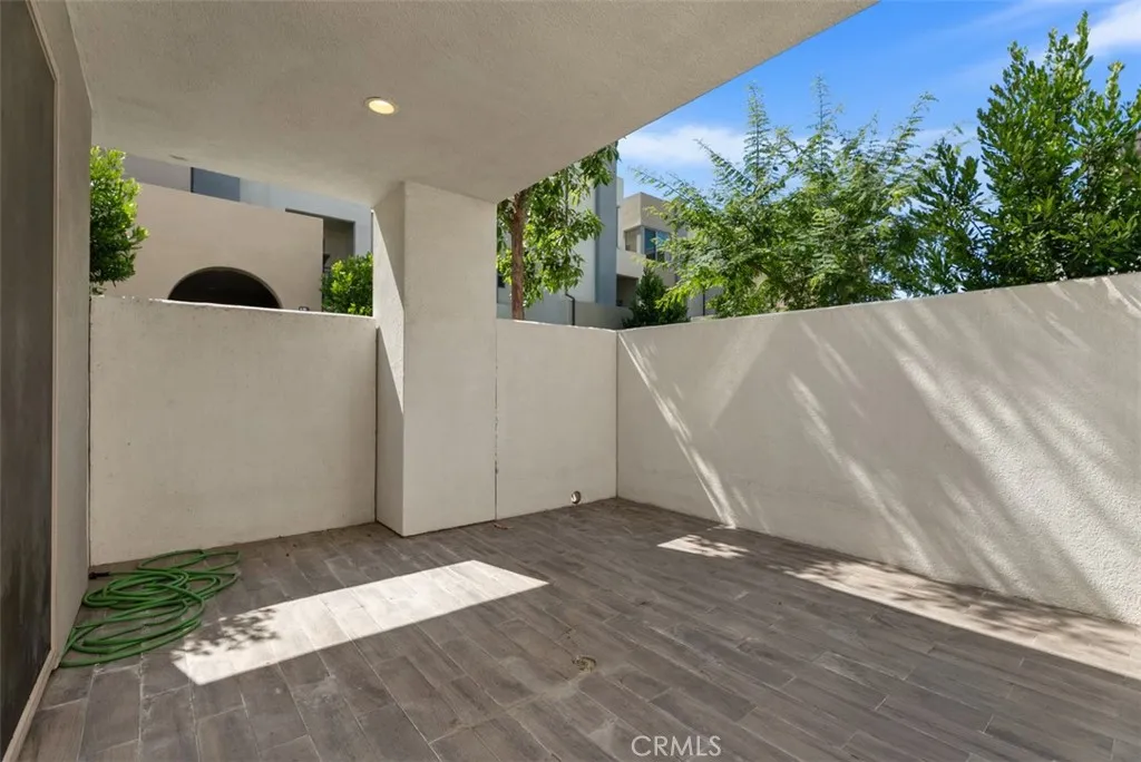 Irvine, California 92618, United States, 3 Bedrooms Bedrooms, ,3 BathroomsBathrooms,Residential,Active,194076