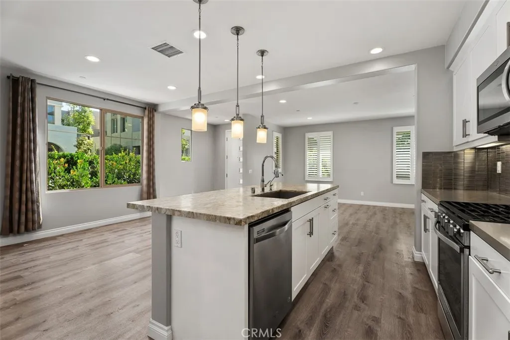 Irvine, California 92618, United States, 3 Bedrooms Bedrooms, ,3 BathroomsBathrooms,Residential,Active,194076