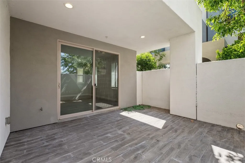 Irvine, California 92618, United States, 3 Bedrooms Bedrooms, ,3 BathroomsBathrooms,Residential,Active,194076