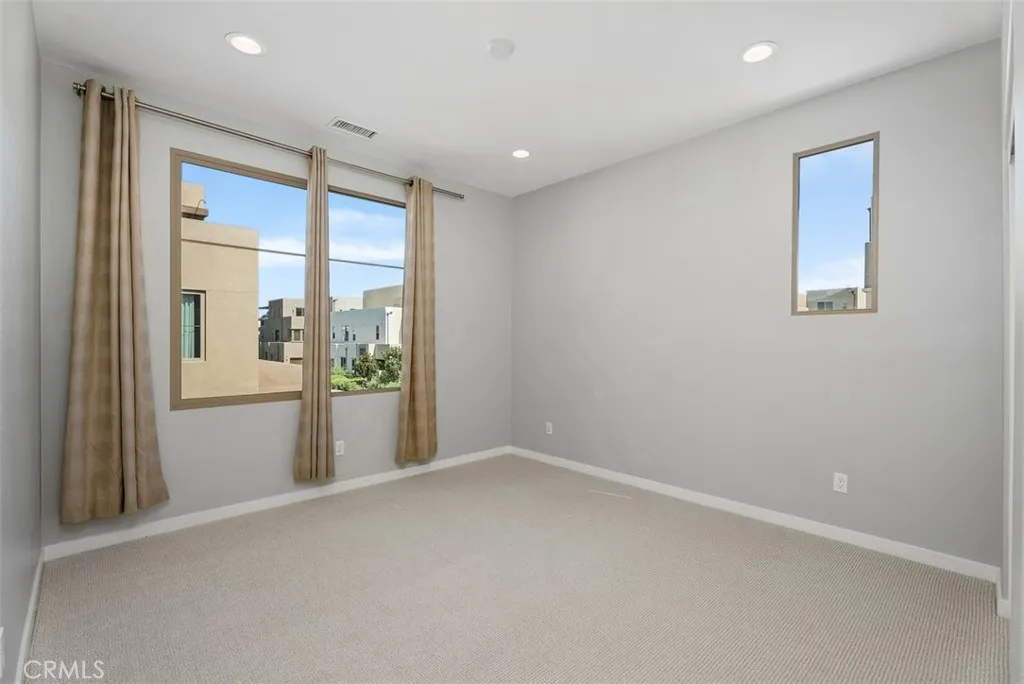 Irvine, California 92618, United States, 3 Bedrooms Bedrooms, ,3 BathroomsBathrooms,Residential,Active,194076