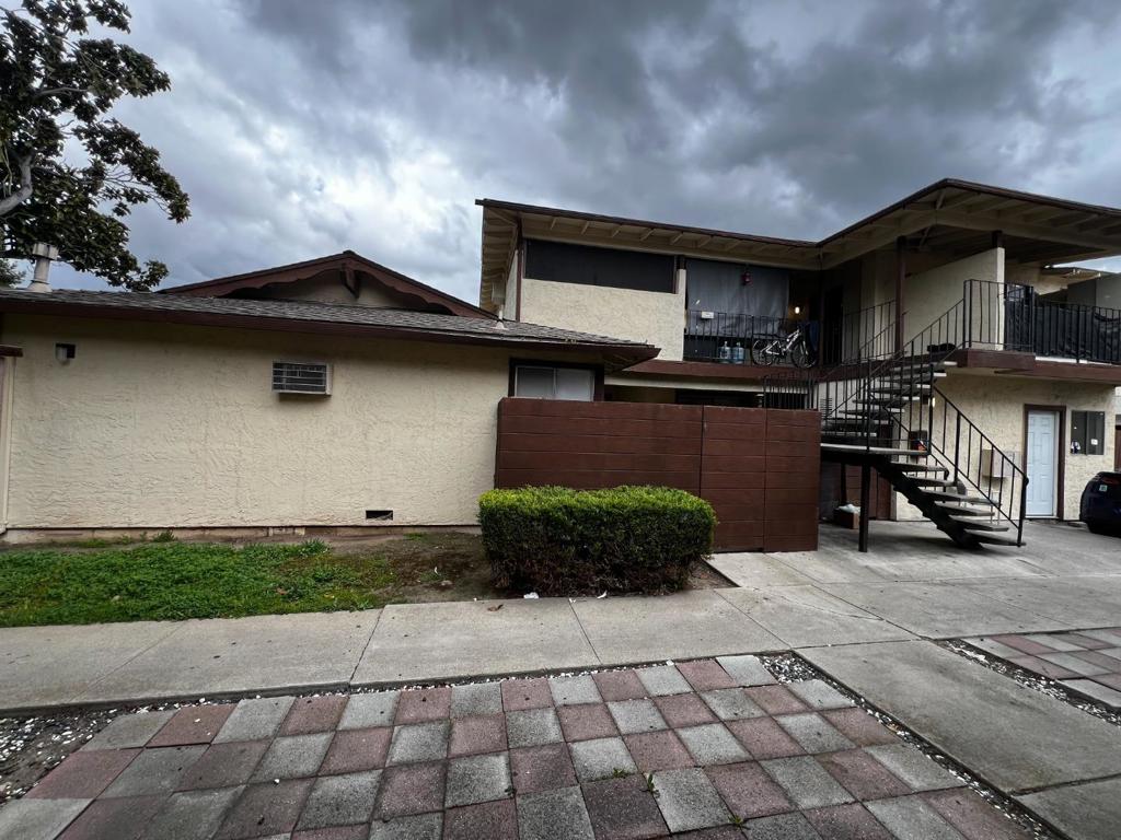 872 Canfield Court