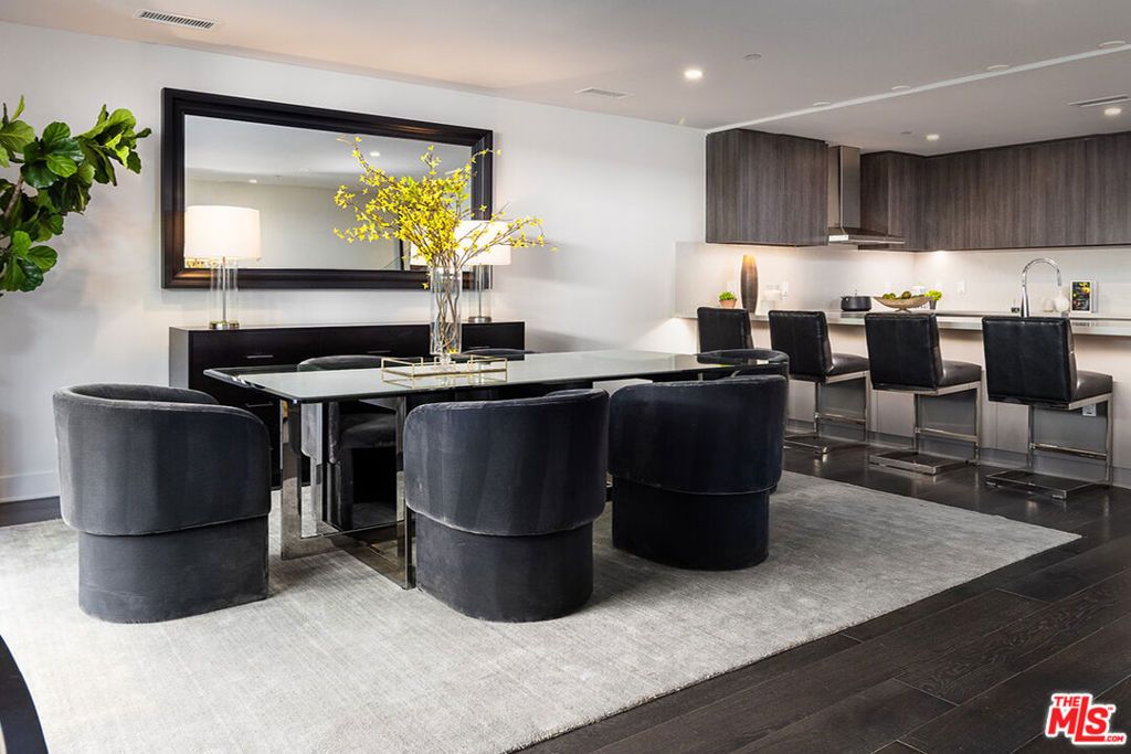 Photo of 411 S Hamel Road #205, Los Angeles, CA 90048 (MLS # 25566301)