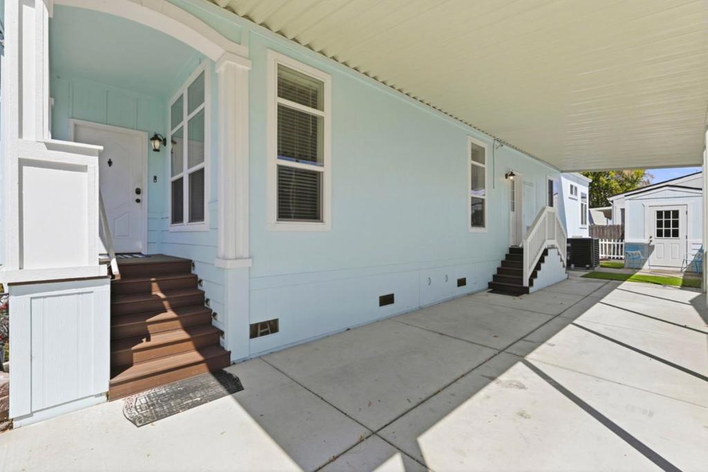 2052 Gold Street 3
