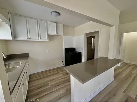 Photo of 549 E 17th Street #551, Long Beach, CA 90813 (MLS # OC26053804)