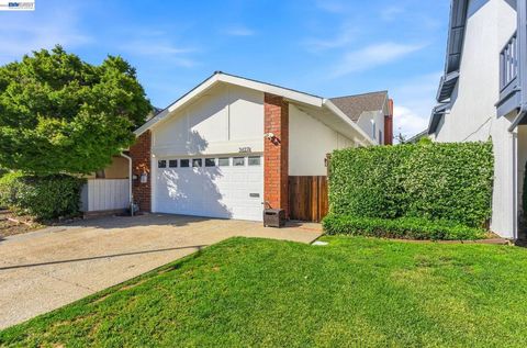 Photo of 36274 Salisbury Dr, Newark, CA 94560 (MLS # 41132184)