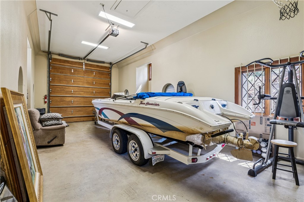 Lake Arrowhead, California, 92352, United States, 4 Bedrooms Bedrooms, ,5 BathroomsBathrooms,Residential,Active,2043850