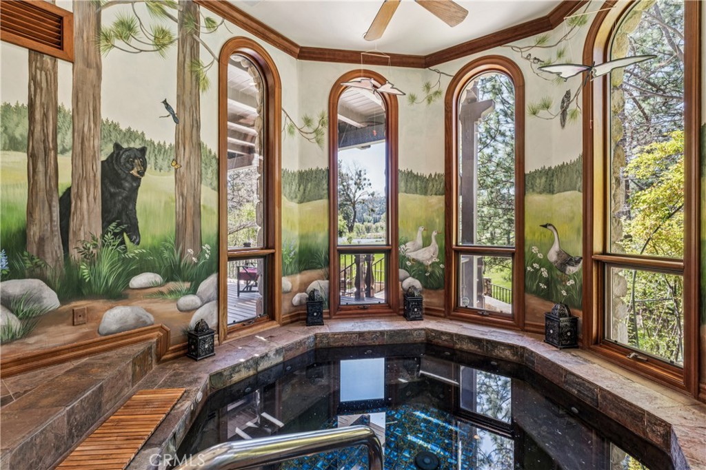 Lake Arrowhead, California, 92352, United States, 4 Bedrooms Bedrooms, ,5 BathroomsBathrooms,Residential,Active,2043850