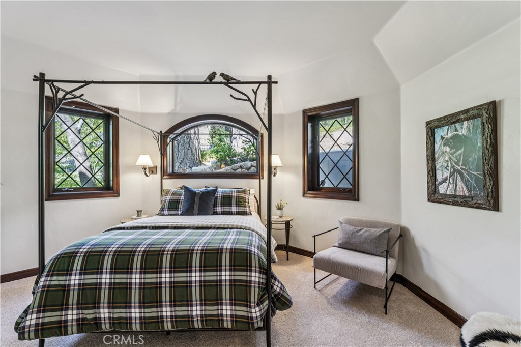 Lake Arrowhead, California, 92352, United States, 4 Bedrooms Bedrooms, ,5 BathroomsBathrooms,Residential,Active,2043850