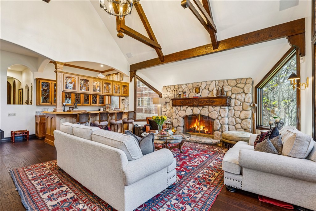 Lake Arrowhead, California, 92352, United States, 4 Bedrooms Bedrooms, ,5 BathroomsBathrooms,Residential,Active,2043850
