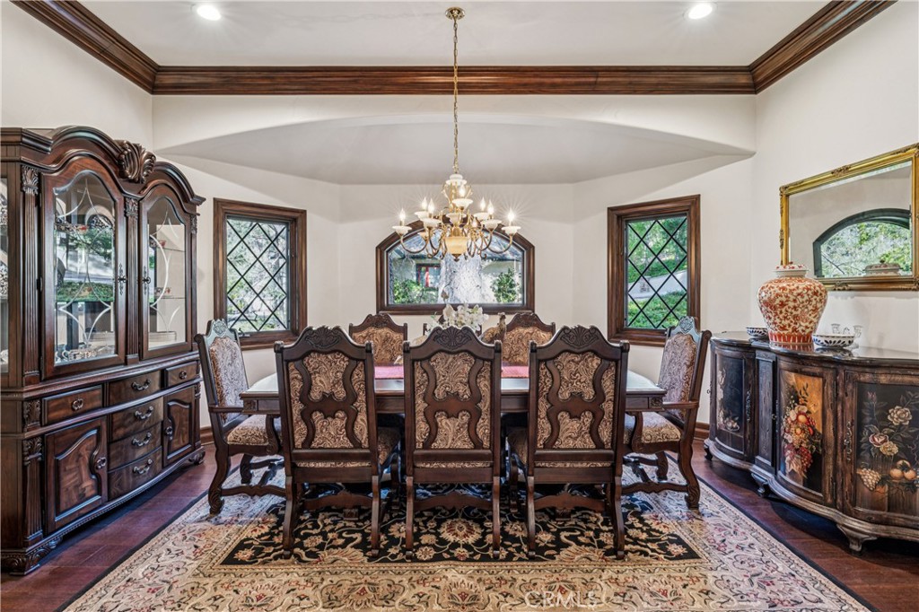 Lake Arrowhead, California, 92352, United States, 4 Bedrooms Bedrooms, ,5 BathroomsBathrooms,Residential,Active,2043850