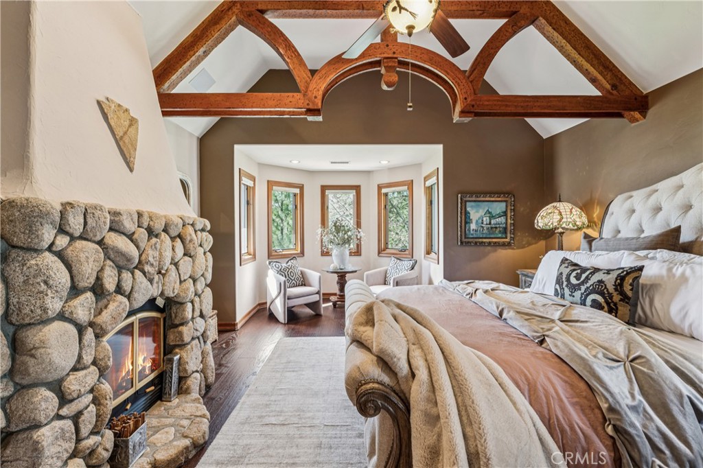 Lake Arrowhead, California, 92352, United States, 4 Bedrooms Bedrooms, ,5 BathroomsBathrooms,Residential,Active,2043850