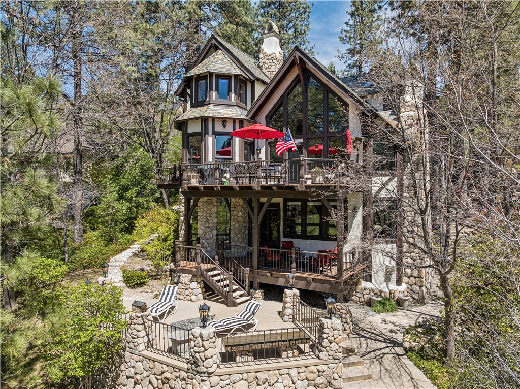 Lake Arrowhead, California, 92352, United States, 4 Bedrooms Bedrooms, ,5 BathroomsBathrooms,Residential,Active,2043850