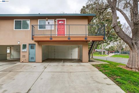Photo of 8185 Arroyo Dr Dr #4, Pleasanton, CA 94588 (MLS # 41124729)