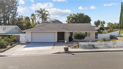 Photo of 27139 Vista Encantada Dr, Valencia, CA 91354 (MLS # SR25249533) Photo of 27139 Vista Encantada Dr, Valencia, CA 91354 (MLS # SR25249533)
