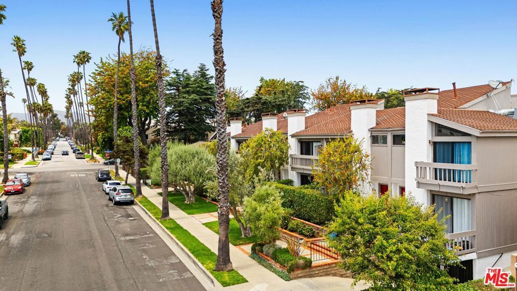 Photo of 1015 21st Street #B, Santa Monica, CA 90403 (MLS # 26789001)