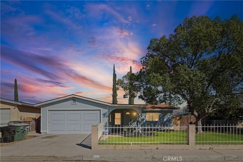 Photo of 205 Whipple Mountain Road, San Bernardino, CA 92410 (MLS # TR25242946)