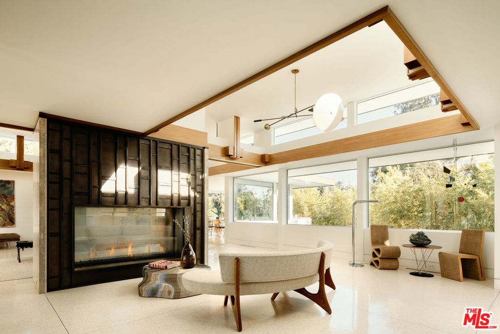 1061 Loma Vista Drive