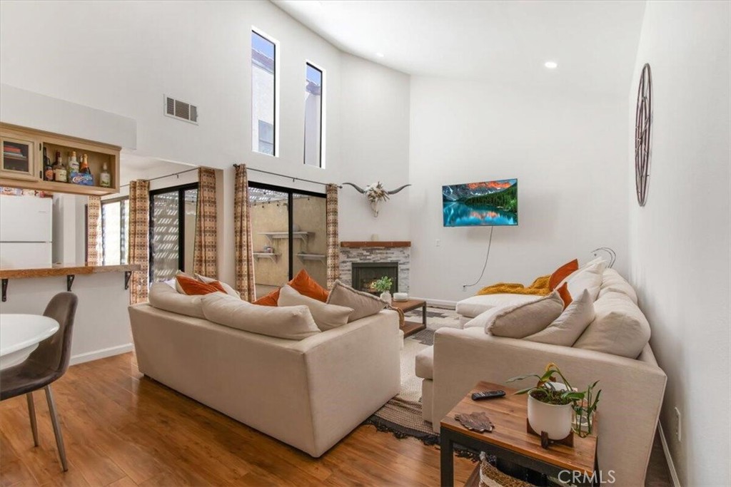 43334 32nd Street W 44