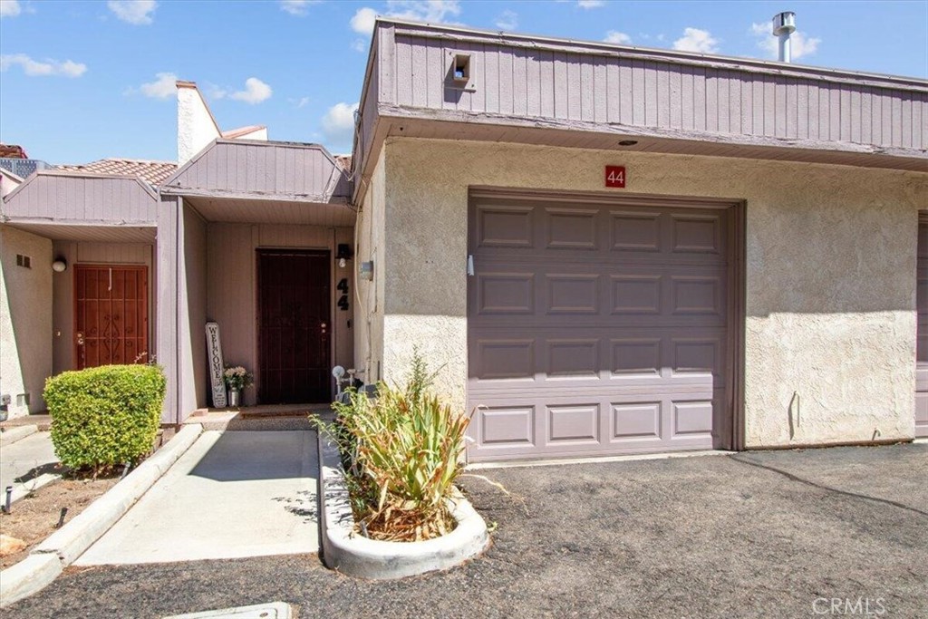 43334 32nd Street W 44