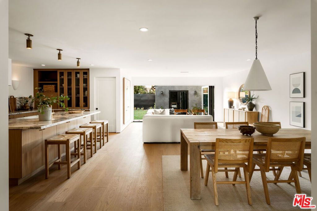 Photo of 709 Vernon Avenue, Venice, CA 90291 (MLS # 25610123)