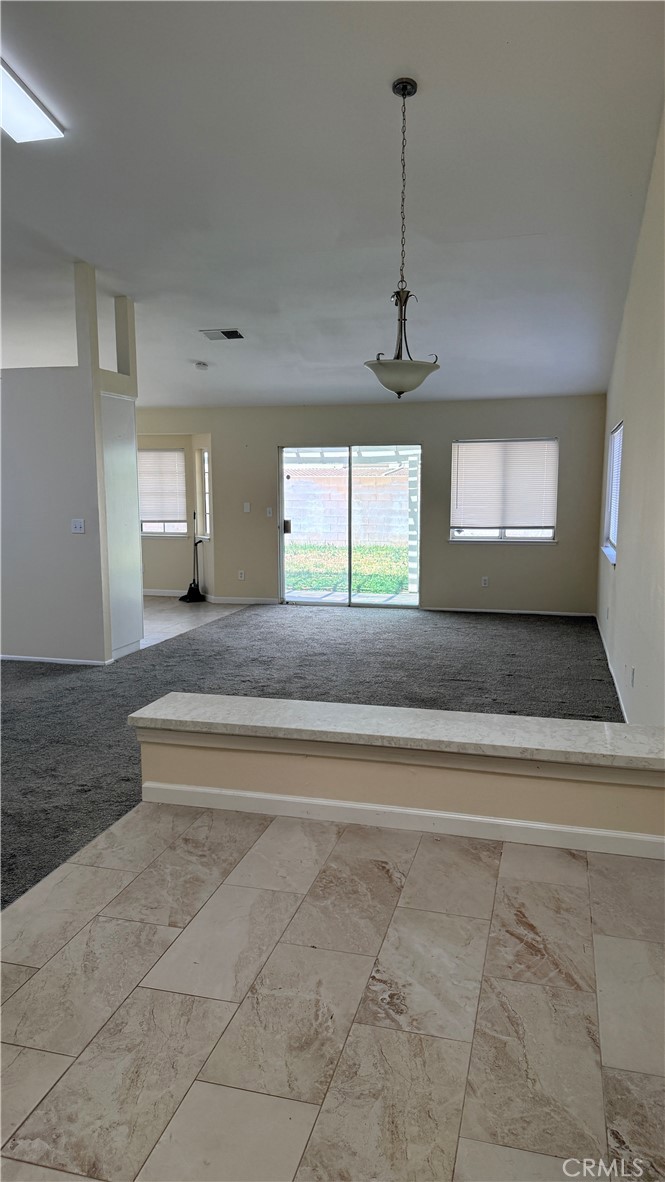 2443 N Magnolia