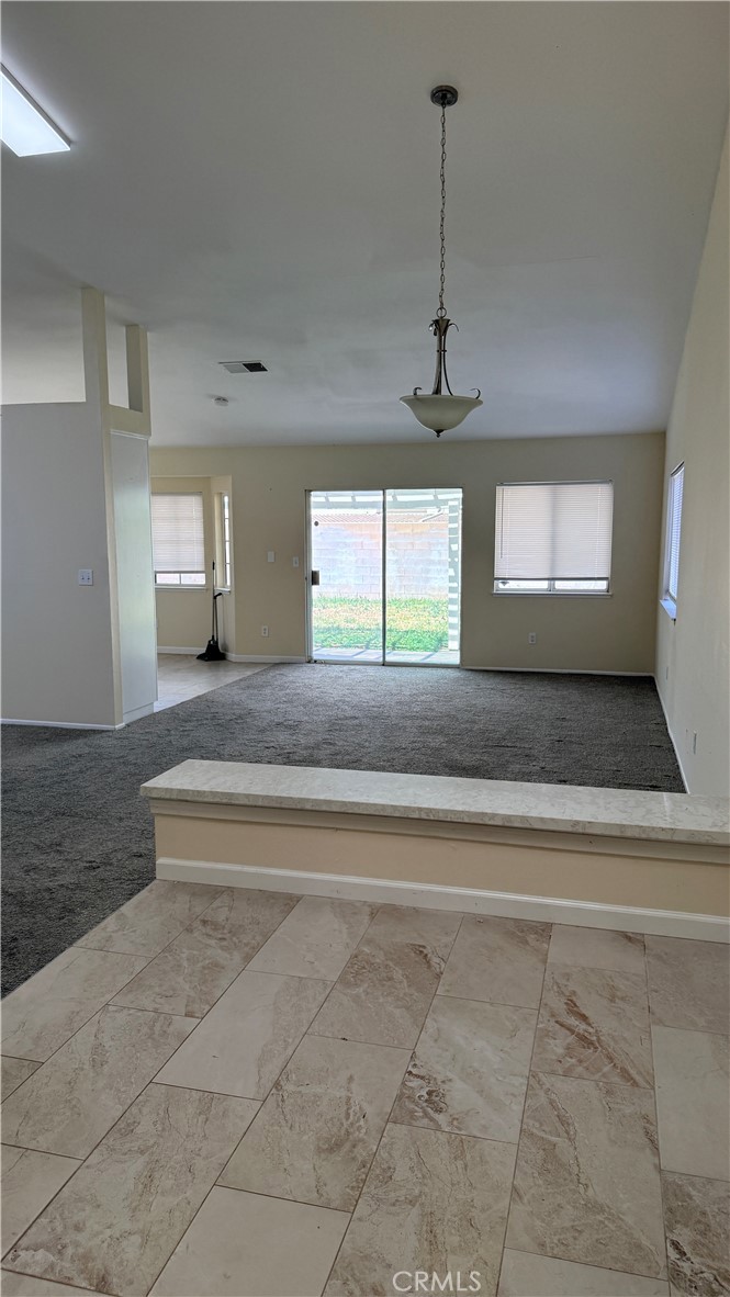 2443 N Magnolia
