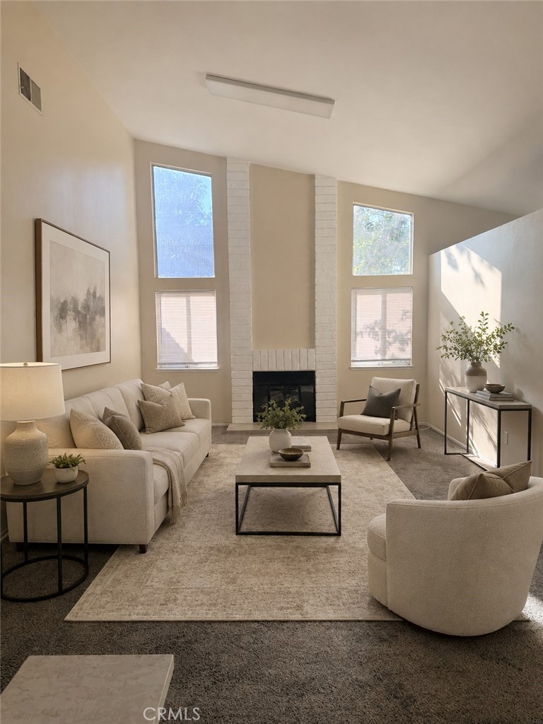 2443 N Magnolia
