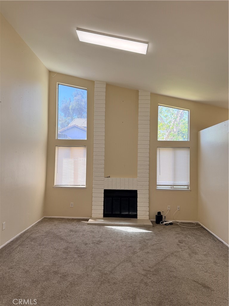 2443 N Magnolia