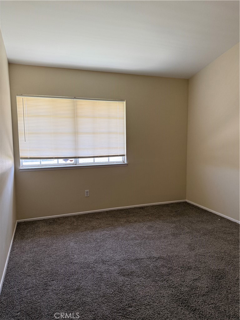 2443 N Magnolia