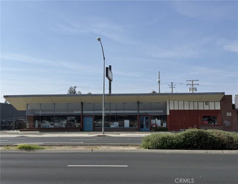 Photo of 1411 S Mooney BLVD, Visalia, CA 93277 (MLS # PI26231261)