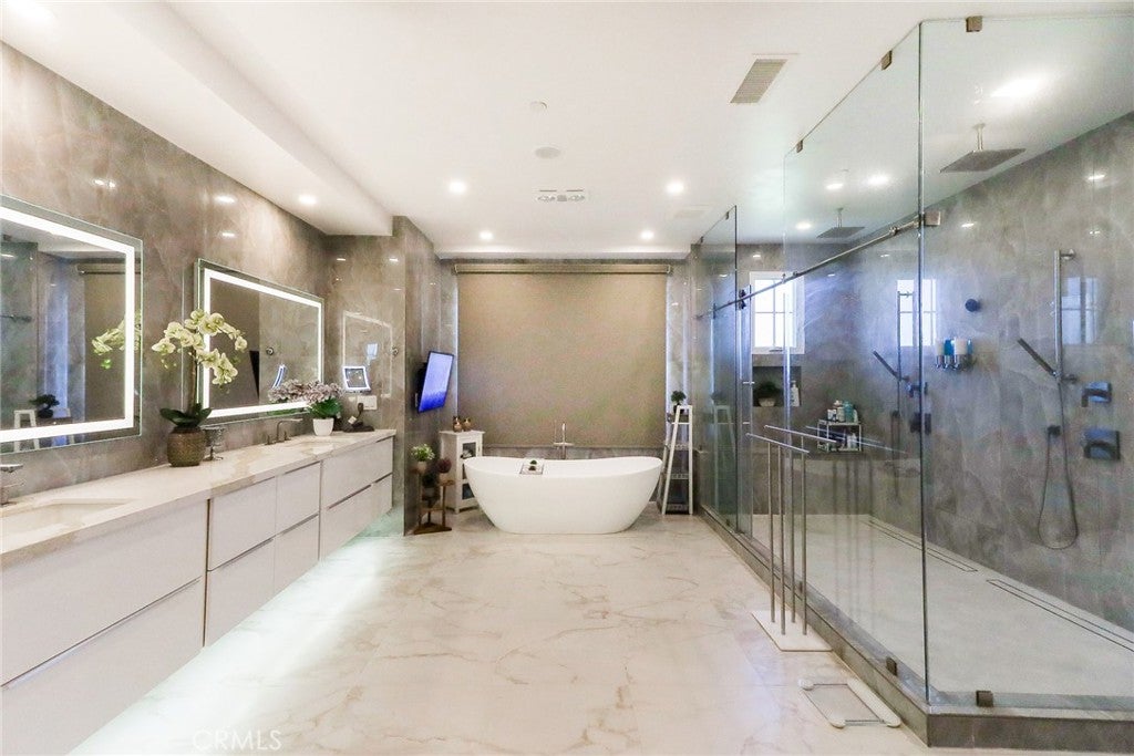 725 Carriage House Drive, Arcadia CA 91006