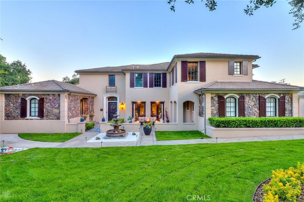 725 Carriage House Drive