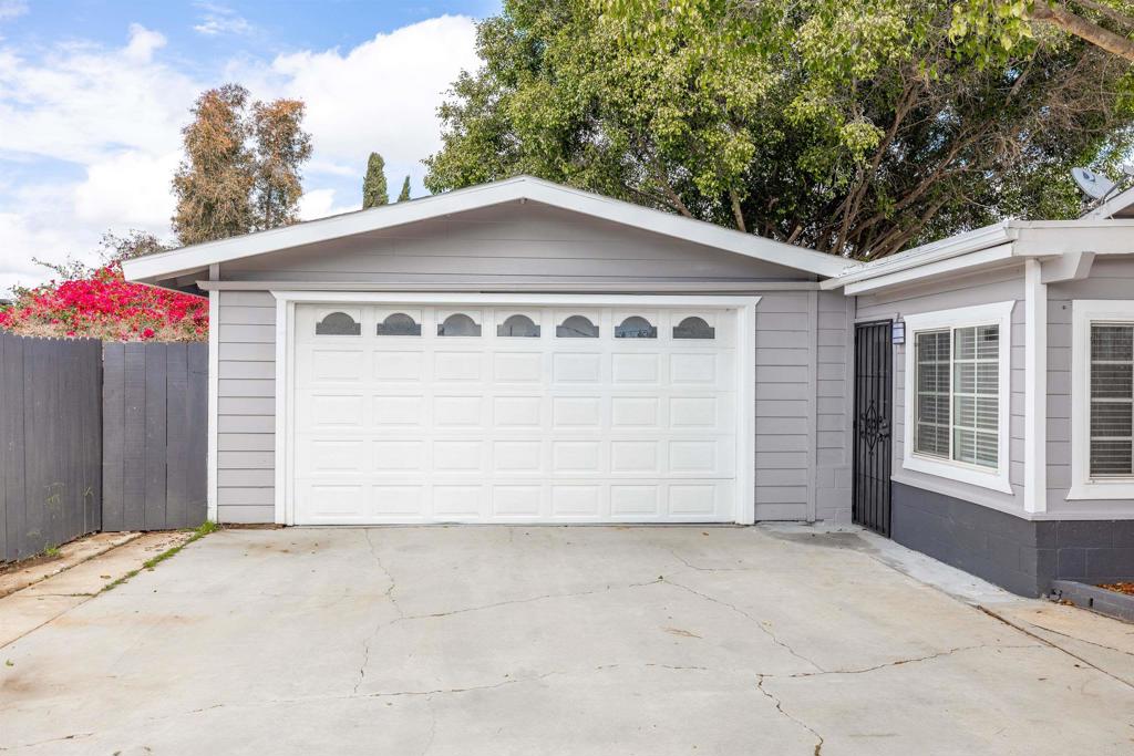 3168 Florine Dr