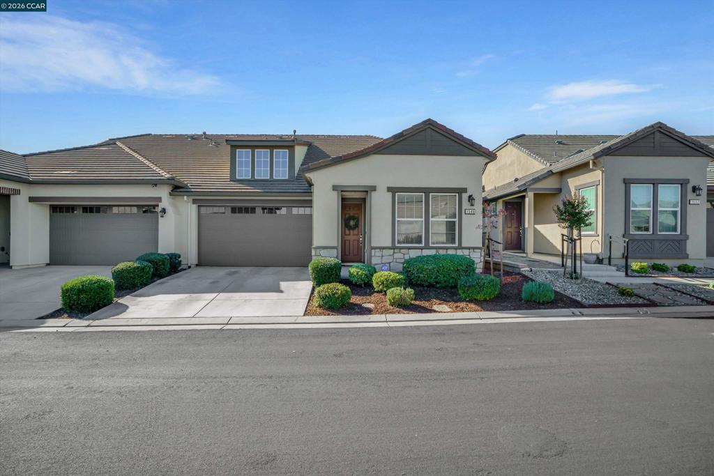 Photo of 1546 Spumante Ln Ln, Brentwood, CA 94513 (MLS # 41151528)