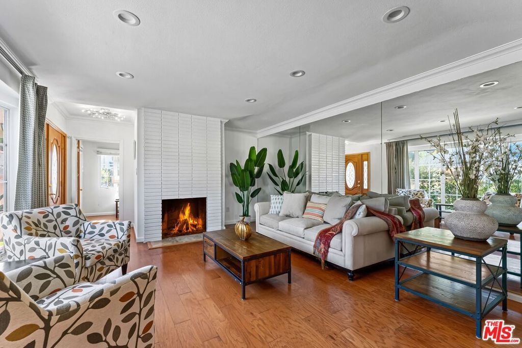 Photo of 3627 Olympiad Drive, View Park, CA 90043 (MLS # 25613929)