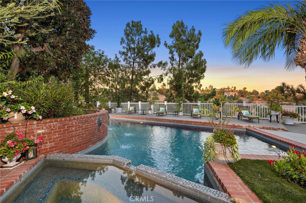 10302 Broadview Place