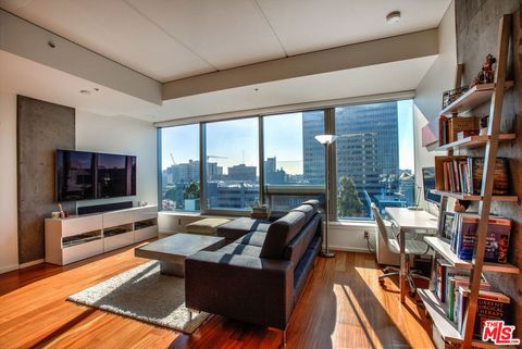 Photo of 1155 S GRAND Avenue #707, Los Angeles, CA 90015 (MLS # 26659559)
