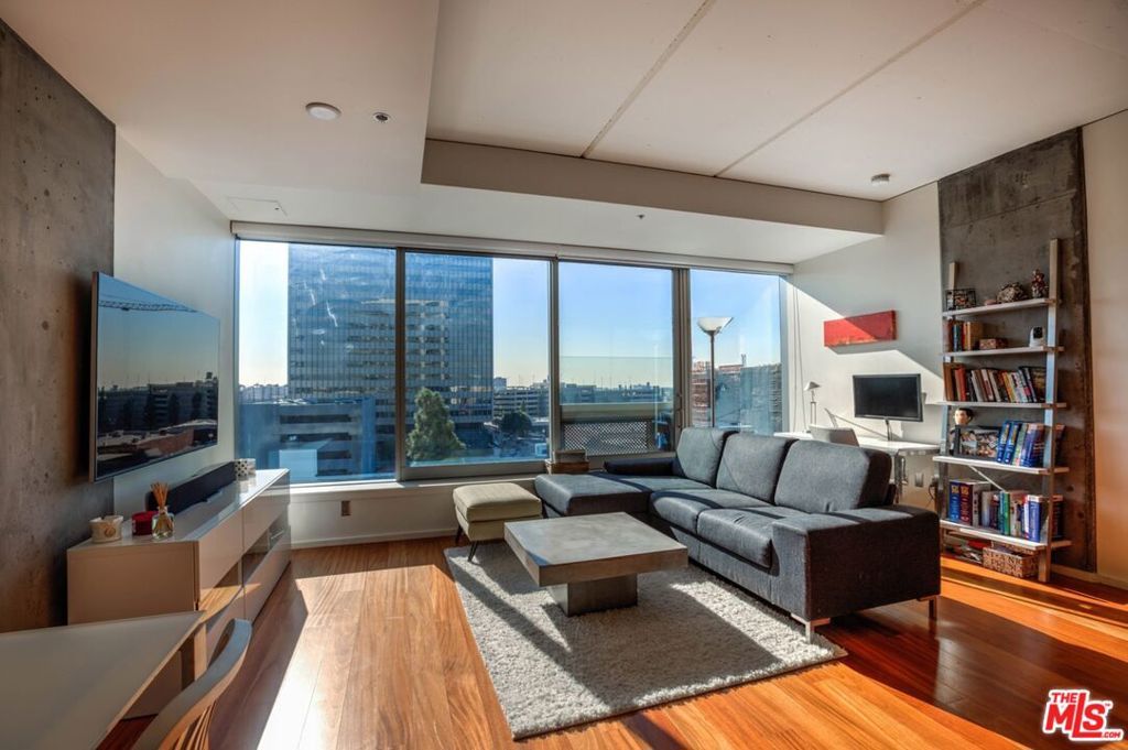 Photo of 1155 S GRAND Avenue #707, Los Angeles, CA 90015 (MLS # 26659559)