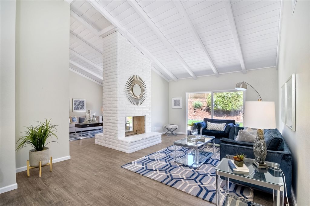 listing image 130720675104503369678