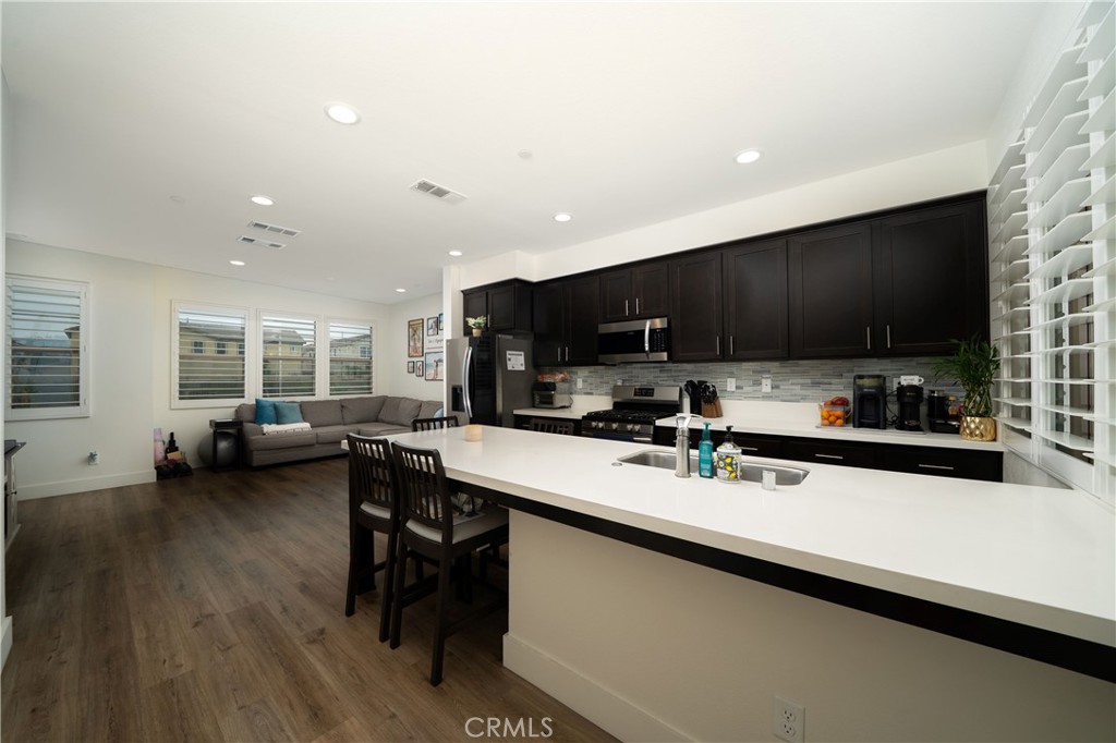 121 E Knox Drive