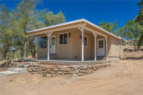 Photo of 8709 Sierra Highway Hwy, Agua Dulce, CA 91390 (MLS # SR26100104)