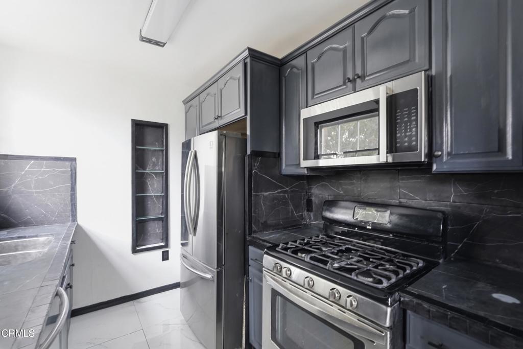 525 E Maple Street 2