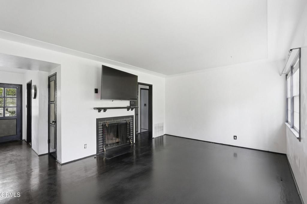 Photo of 525 E Maple Street #2, Glendale, CA 91205 (MLS # P1-26950)