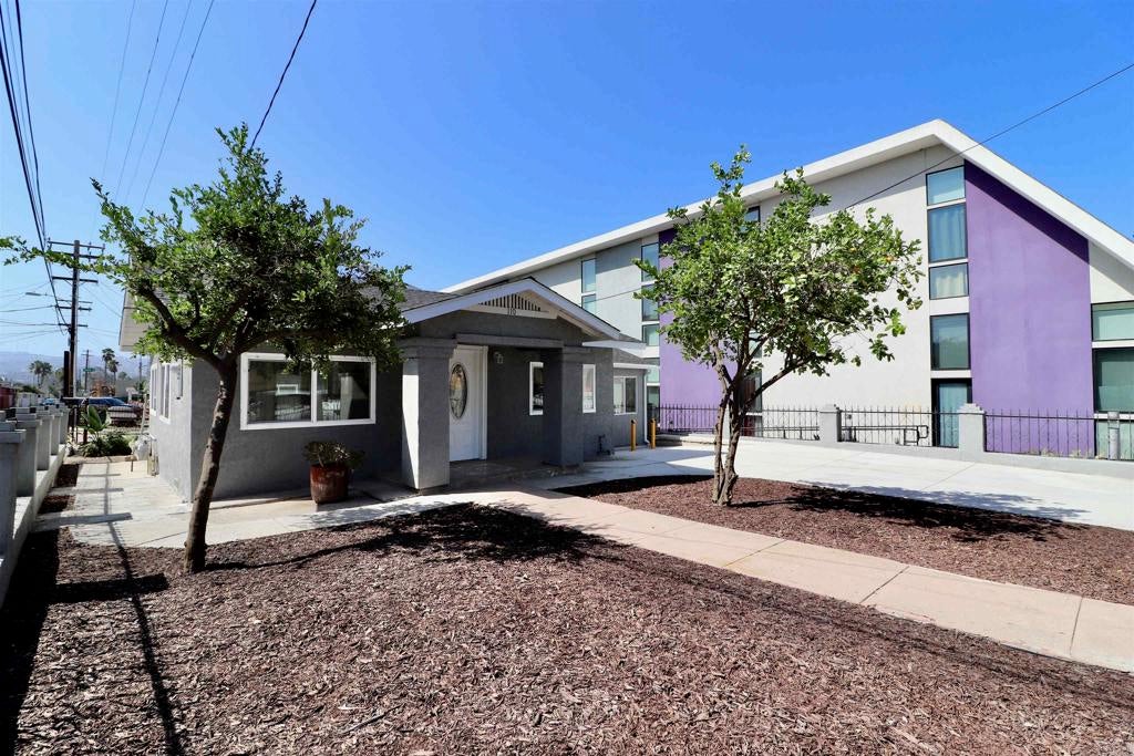 110 W Hall Avenue