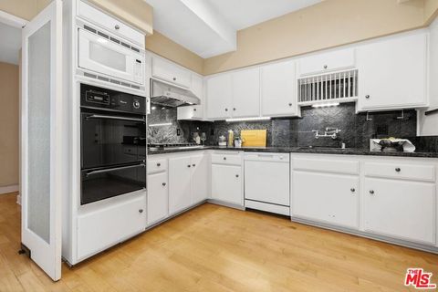 Tiny photo for 1220 Manning Avenue #7, Los Angeles, CA 90024 (MLS # 26643483)