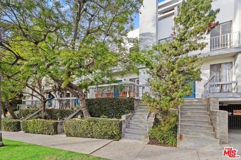 Photo of 1220 Manning Avenue #7, Los Angeles, CA 90024 (MLS # 26643483)