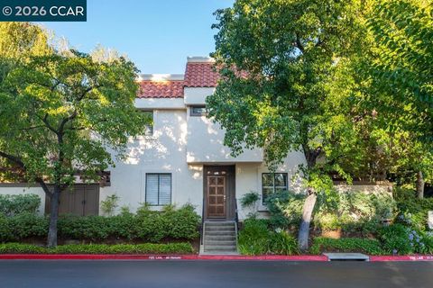 Photo of 558 Churchill Downs Ct, Walnut Creek, CA 94596 (MLS # 41131690)