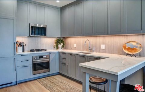 Photo of 5768 W 3rd Street #PH9, Los Angeles, CA 90036 (MLS # 25588797) Photo of 5768 W 3rd Street #PH9, Los Angeles, CA 90036 (MLS # 25588797)